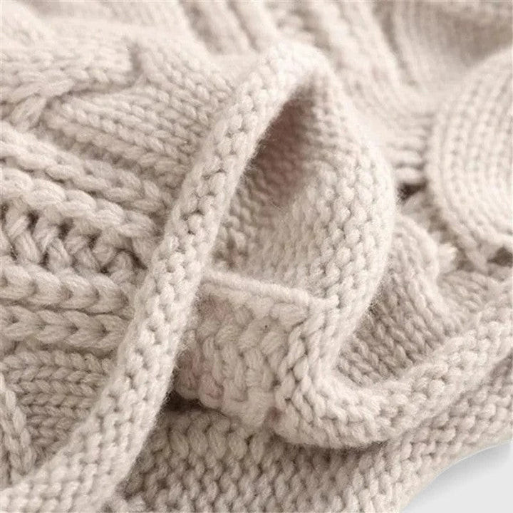 Zendrielle | Cable Knit Turtleneck Sweater