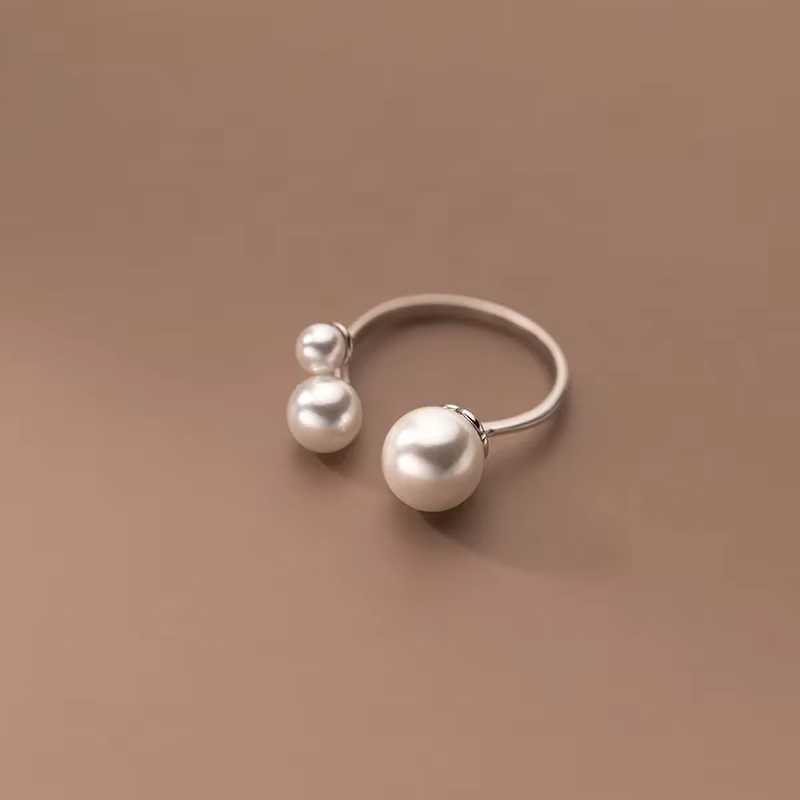 Adjustable Triple Pearl Ring