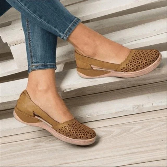 Cleo | Women’s Wide-Toe Casual Flats